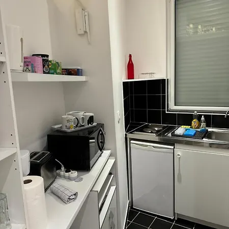 Le Mona 勒特雷波尔